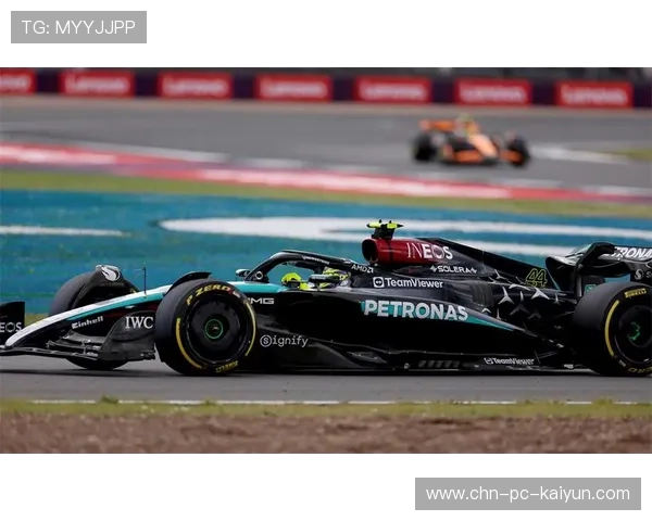 英国银石赛道:汉密尔顿回归主场获赛季首个领奖台